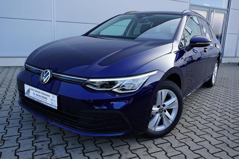 Gebraucht VW Golf VIII Life 116 PS (85 kW) 2022 Atlantic blue metallic Kombi