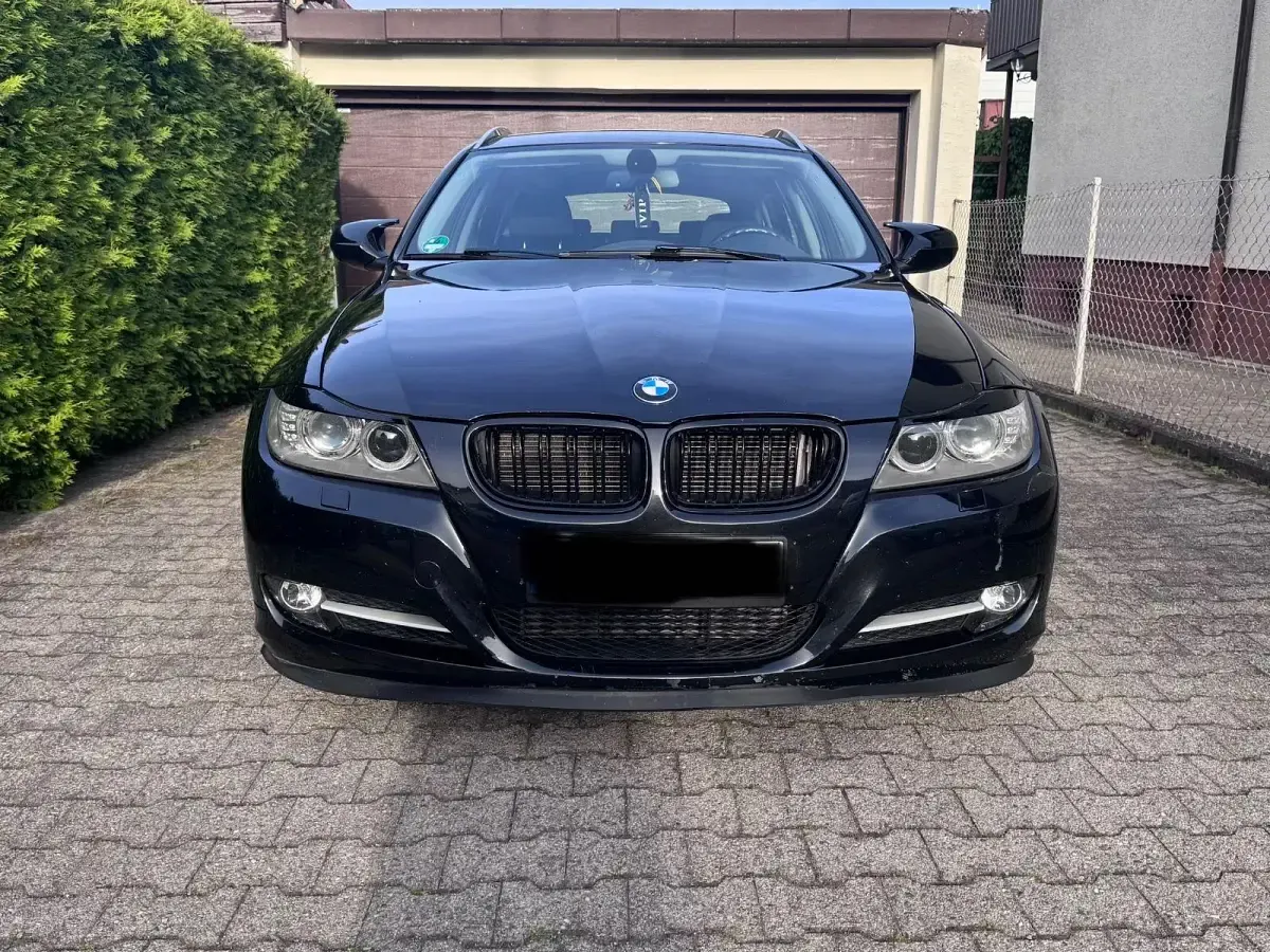 Gebraucht BMW 318 Performance 143 PS (105 kW) 2012 Schwarz Kombi