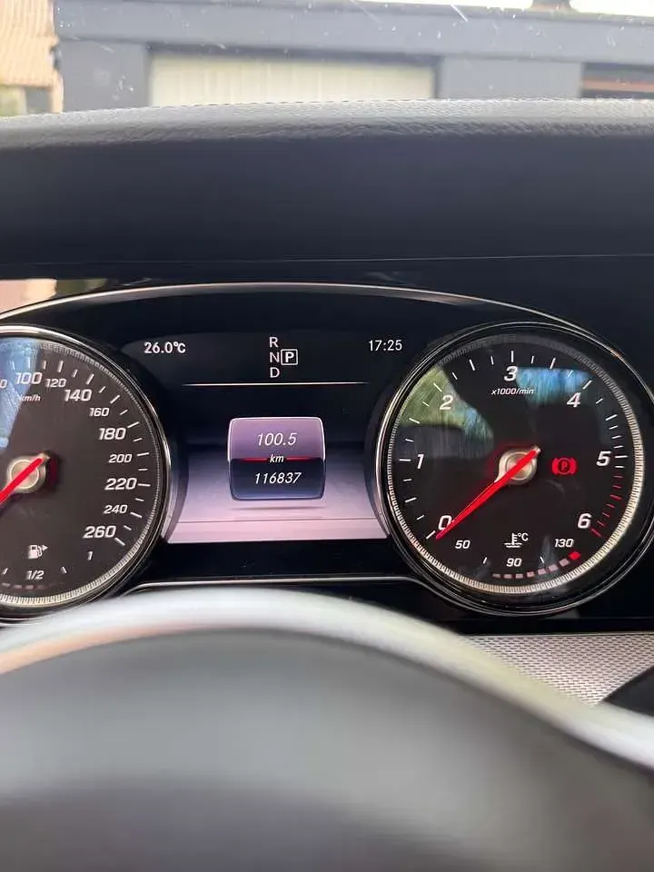 Gebraucht Mercedes E220 194 PS (142 kW) 2019 Grau Limousine
