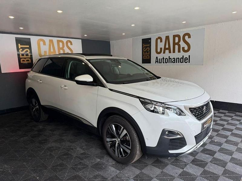Weiß Gebraucht 2017 Peugeot 5008 Premium Van / Kleinbus | 15.900 € (Teuer) - Bild 1/4