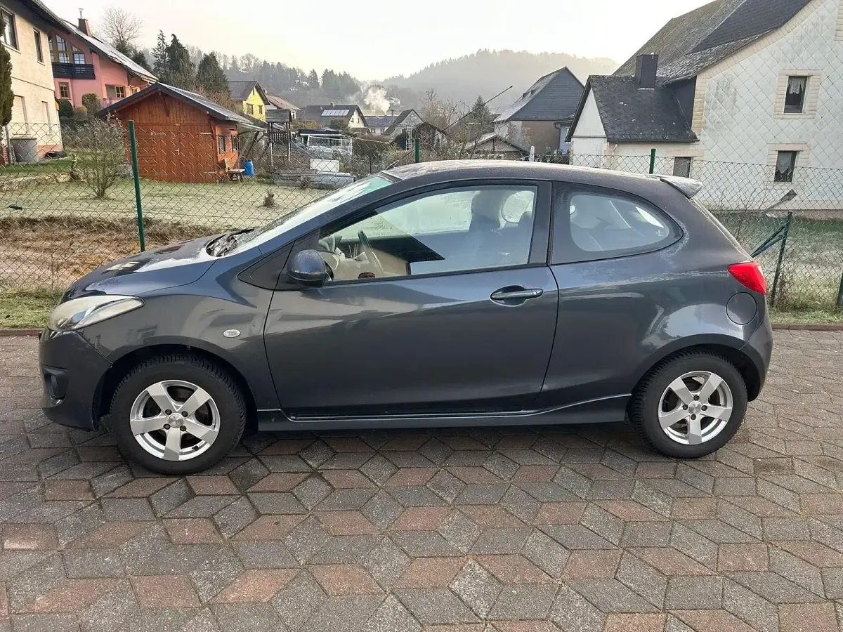 Gebraucht Mazda 2 105 PS (77 kW) 2008 Blau Kleinwagen
