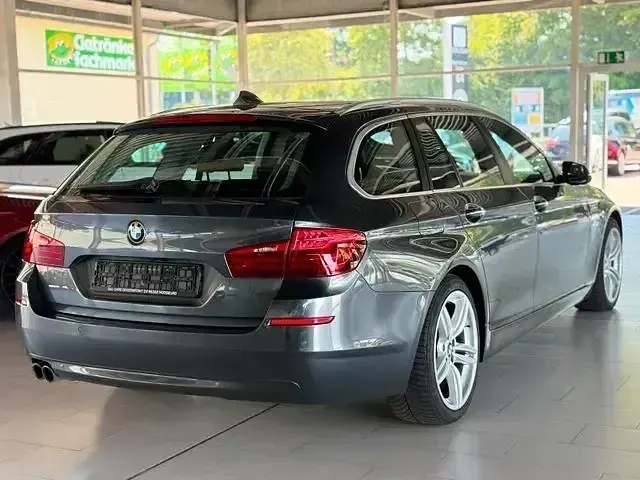 Gebraucht BMW 525 Sport Line 233 PS (171 kW) 2016 Grau Kombi