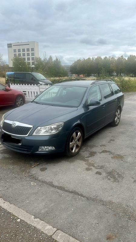 Gebraucht Skoda Octavia 160 PS (117 kW) 2009 Grau Kombi