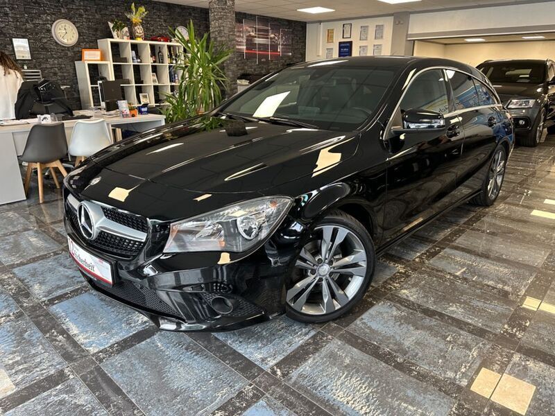 Schwarz Gebraucht 2016 Mercedes CLA200 Shooting Brake Kombi | 16.990 € (Fairer Preis) - Bild 1/4