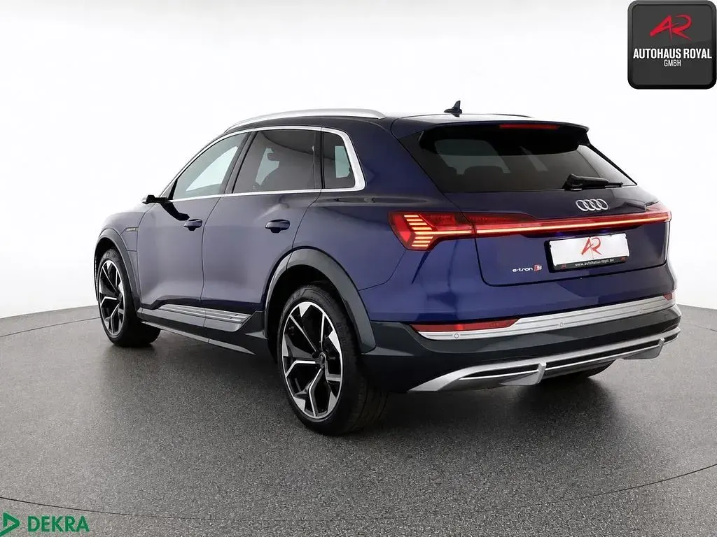 Gebraucht Audi e-tron S-Line 369 kW (503 PS) 2021 Navarrablau SUV