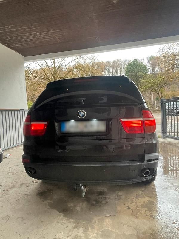 Second-hand BMW X5 235 CP (172 kW) 2008 Negru SUV