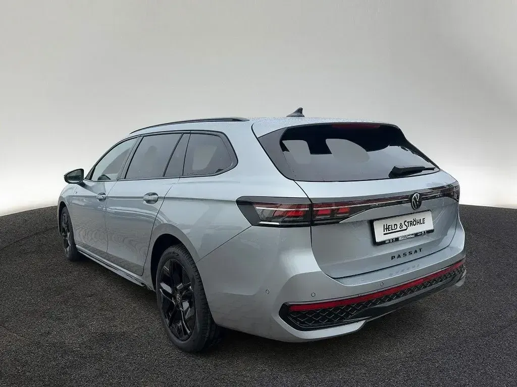 Neu VW Passat R-line 177 PS (130 kW) 2025 Silber Kombi