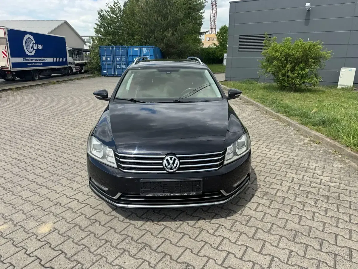 Second-hand VW Passat Highline 160 CP (117 kW) 2012 Negru Break