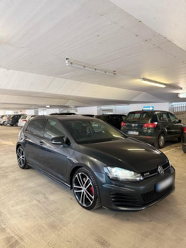 Schwarz Gebraucht 2016 VW Golf VII GTD Kleinwagen | 10.900 € (Fairer Preis) - Bild 1/4