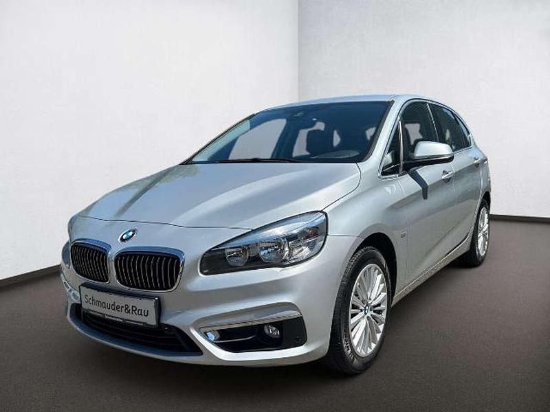 Gebraucht BMW 220 Luxury Line 192 PS (141 kW) 2016 Glaciersilber metallic Van / Kleinbus