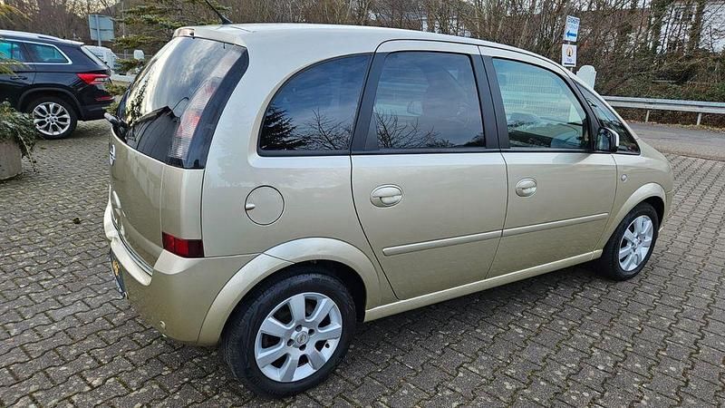 Gebraucht Opel Meriva Innovation 105 PS (77 kW) 2009 Gold Van / Kleinbus