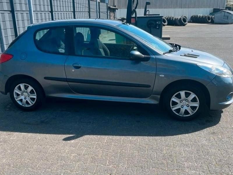 Grau Gebraucht 2006 Peugeot 207 Kleinwagen | 1.200 € - Bild 1/3
