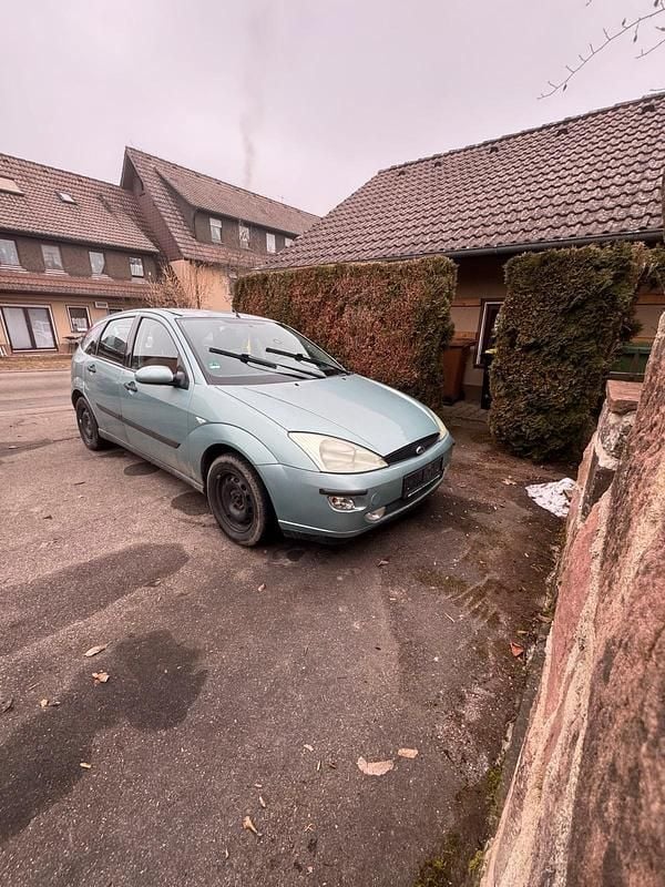 Gebraucht Ford Focus 101 PS (74 kW) 2000 Blau Limousine