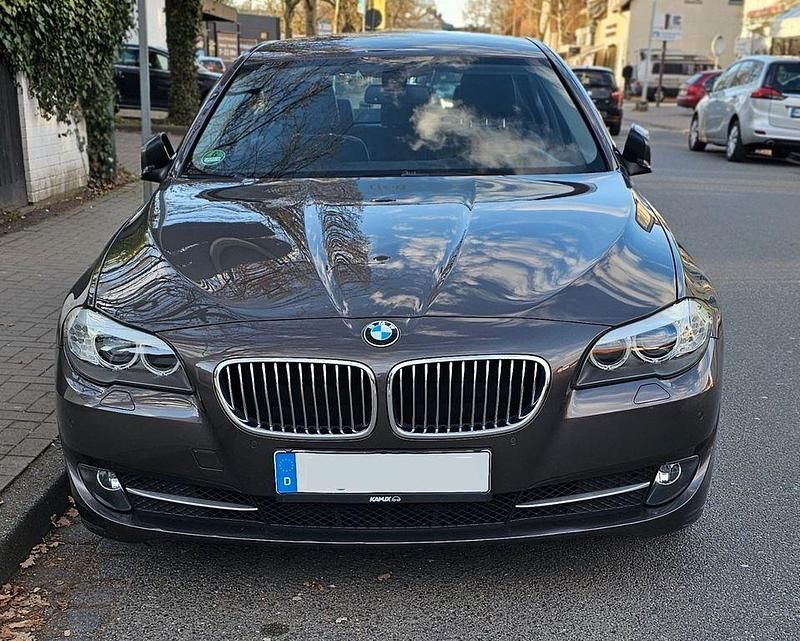 Gebraucht BMW 520 184 PS (135 kW) 2012 Braun Limousine