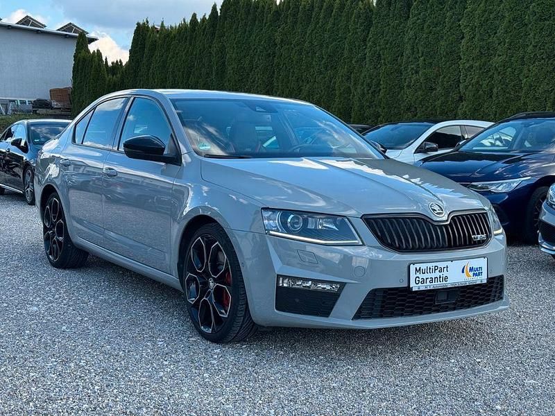 Grau Gebraucht 2016 Skoda Octavia RS Limousine | 17.890 € (Guter Preis) - Bild 1/4