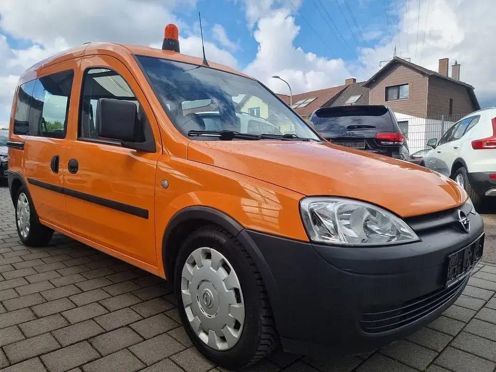 Gebraucht Opel Combo 101 PS (74 kW) 2009 Orange Van / Kleinbus