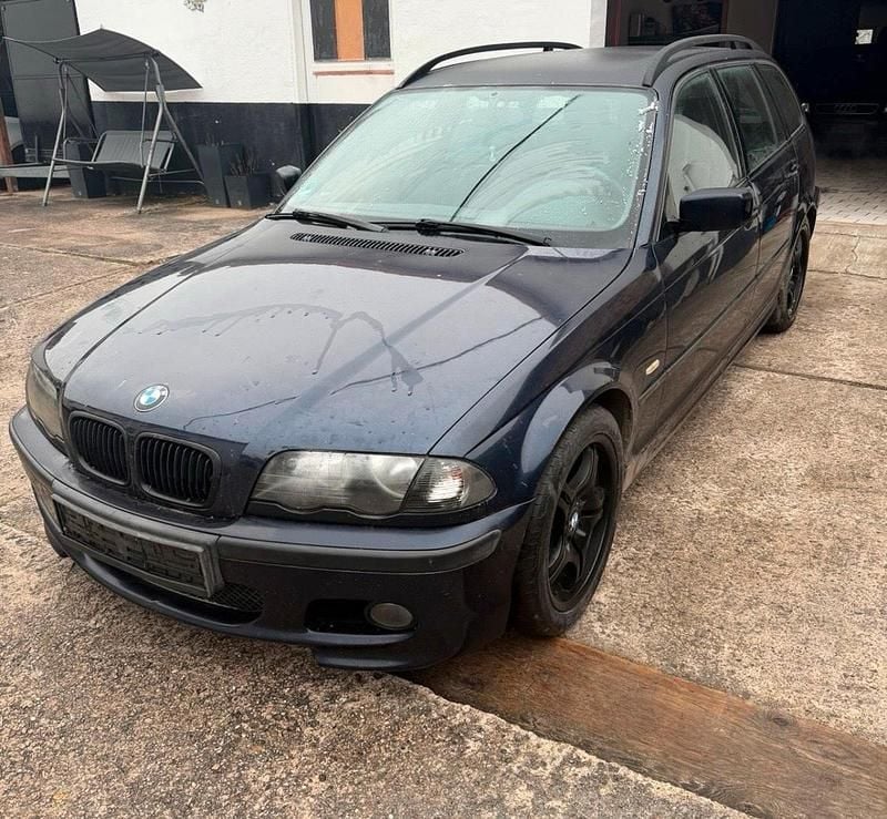 Blau Gebraucht 2001 BMW 320 M Sport Kombi | 1.700 € (Superpreis) - Bild 1/4
