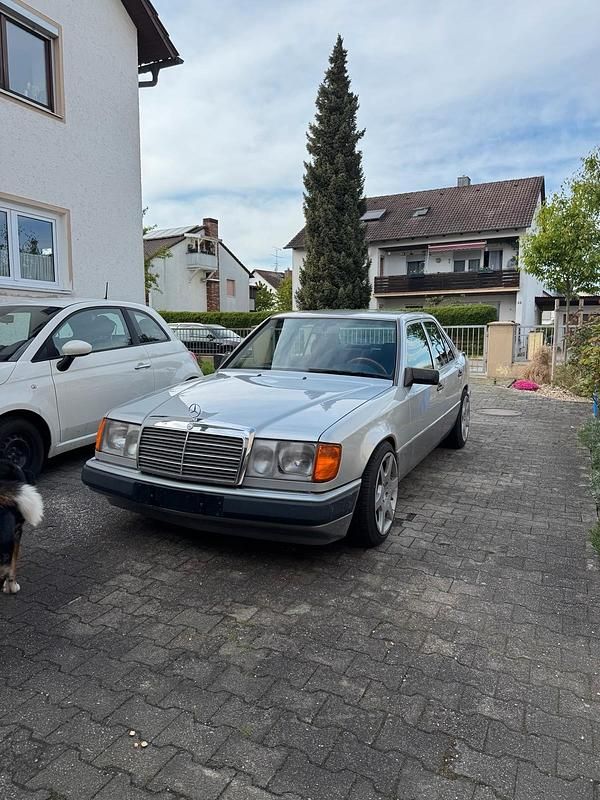 Gebraucht 1992 Mercedes E200 Limousine | 5.500 € - Bild 1/4