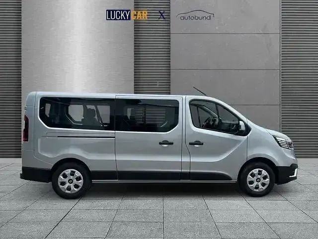 Neu Renault Trafic 2026 Grau