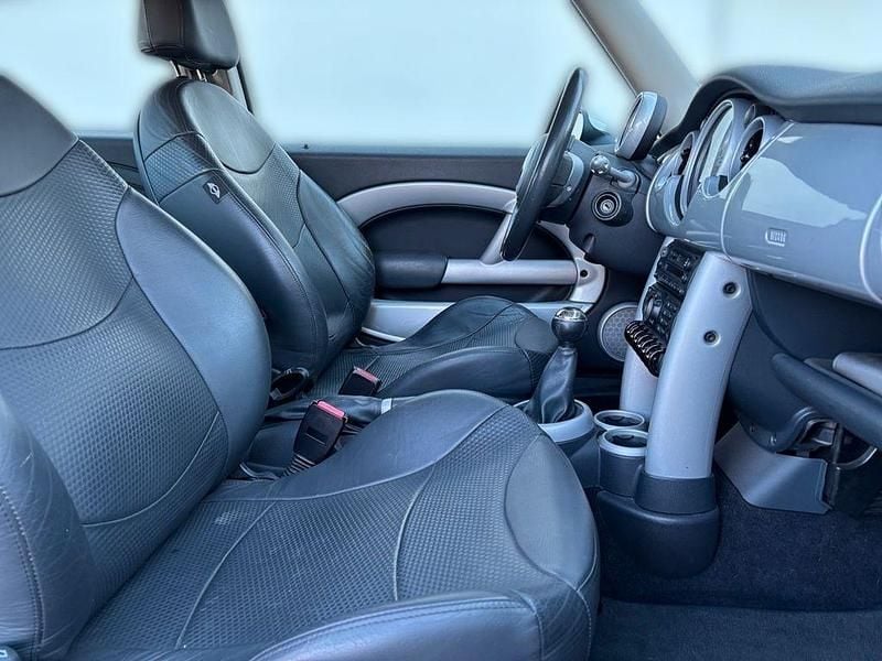 Second-hand Mini Cooper 116 CP (85 kW) 2002 Negru Hatchback