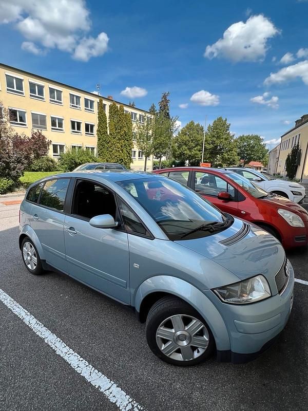 Blau Gebraucht 2003 Audi A2 Kleinwagen | 3.400 € (Etwas zu teuer) - Bild 1/4