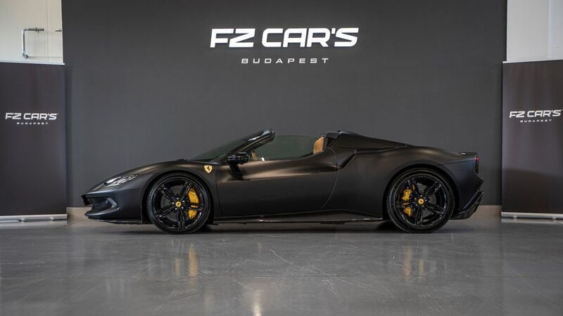 Gebraucht Ferrari 296 840 PS (617 kW) 2024 Schwarz Cabrio
