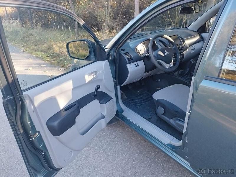 Gebraucht Mitsubishi L200 136 PS (100 kW) 2014 Grün Abholung