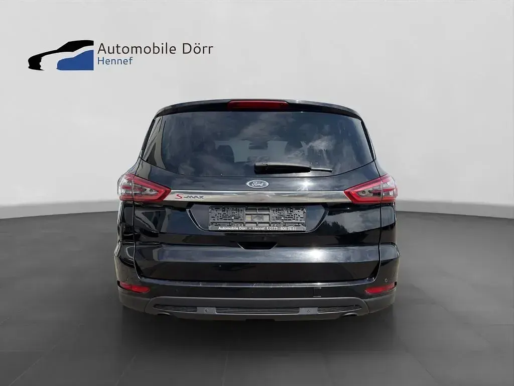 Gebraucht Ford S-MAX Titanium 160 PS (117 kW) 2018 Schwarz Van / Kleinbus