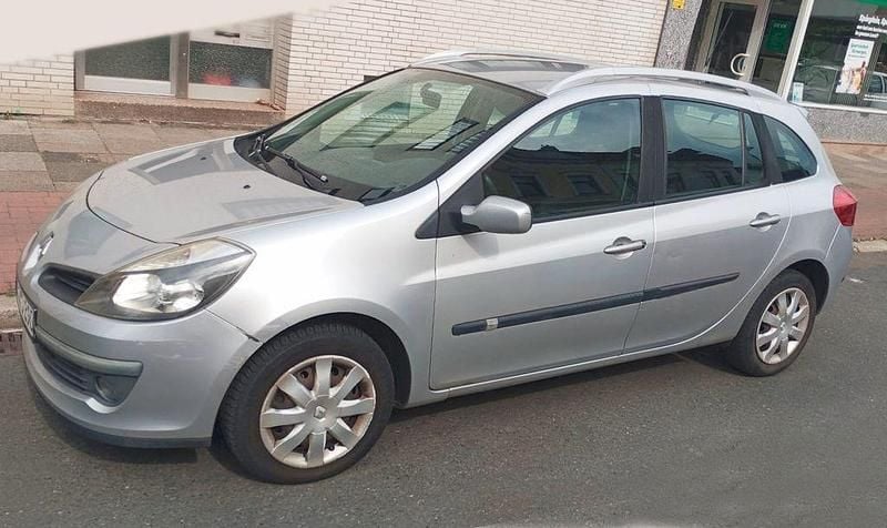 Silber Gebraucht 2009 Renault Clio II Exception Limousine | 2.950 € (Superpreis) - Bild 1/4