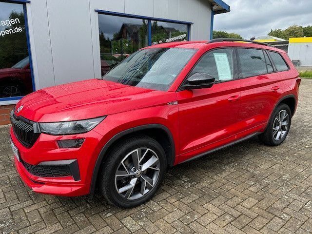 Velvet rot Gebraucht 2022 Skoda Kodiaq SportLine SUV | 29.490 € (Fairer Preis) - Bild 1/4