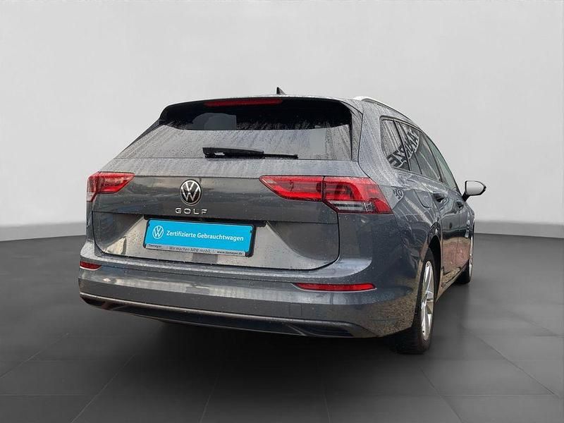 Gebraucht VW Golf VIII Life 150 PS (110 kW) 2024 Grau Kombi