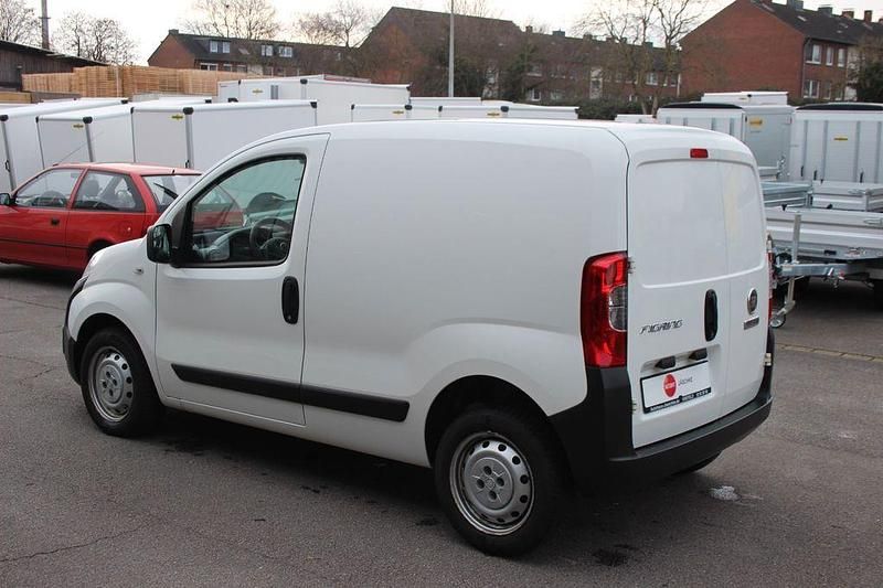 Gebraucht Fiat Fiorino 95 PS (69 kW) 2020 Weiß Van / Kleinbus