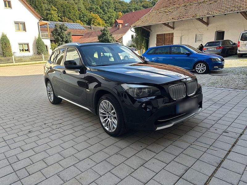 Schwarz Gebraucht 2011 BMW X1 M Sport SUV | 8.200 € (Guter Preis) - Bild 1/4