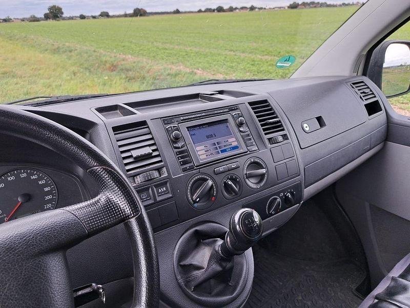 Weiß Gebraucht 2005 VW T5 Van | 5.950 € (Guter Preis) - Bild 1/4