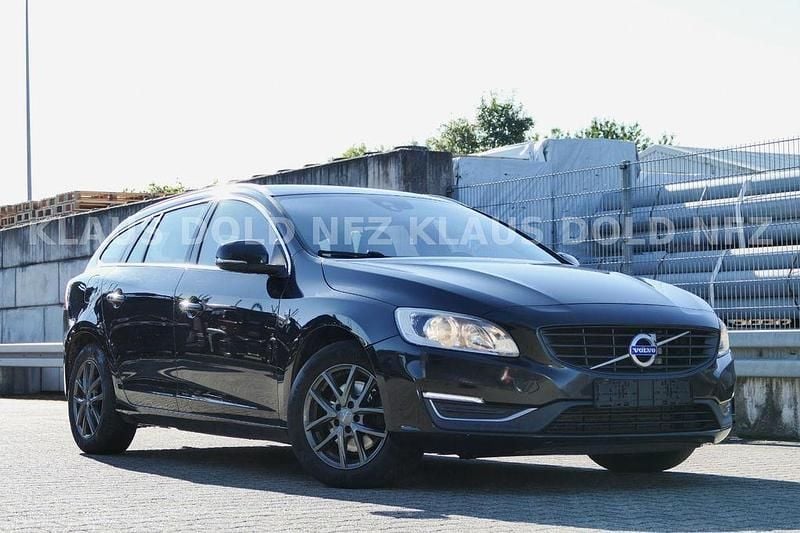 Schwarz Gebraucht 2015 Volvo V60 Ocean Race Kombi | 11.900 € - Bild 1/4