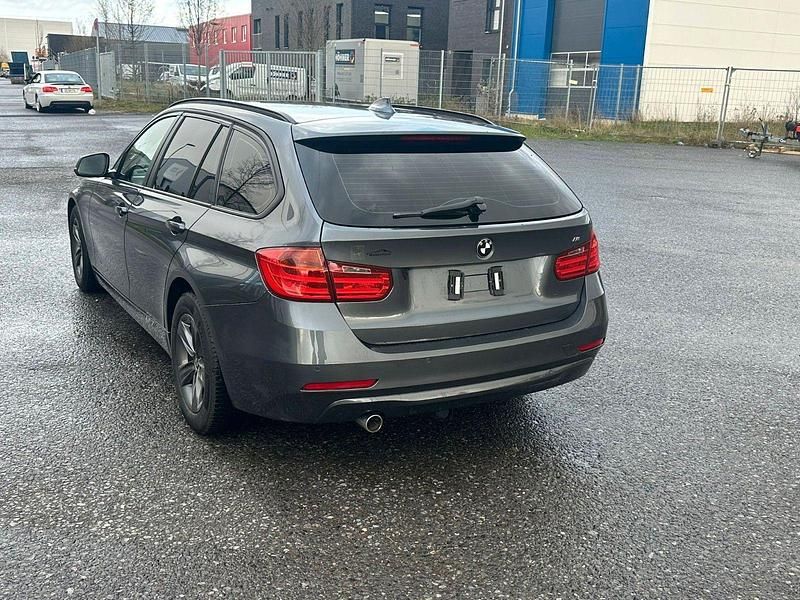 Gebraucht BMW 320 185 PS (136 kW) 2013 Grau Kombi