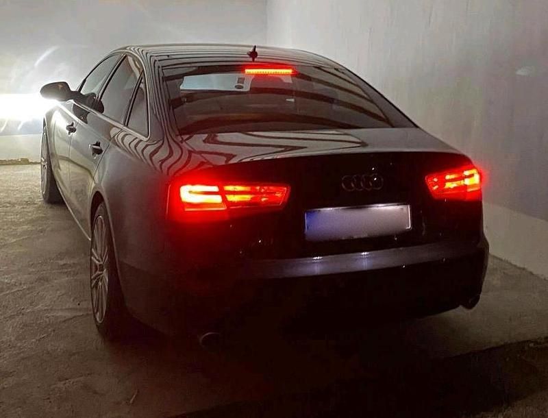 Blau Gebraucht 2013 Audi A6 Comfort Limousine | 14.500 € (Teuer) - Bild 1/4