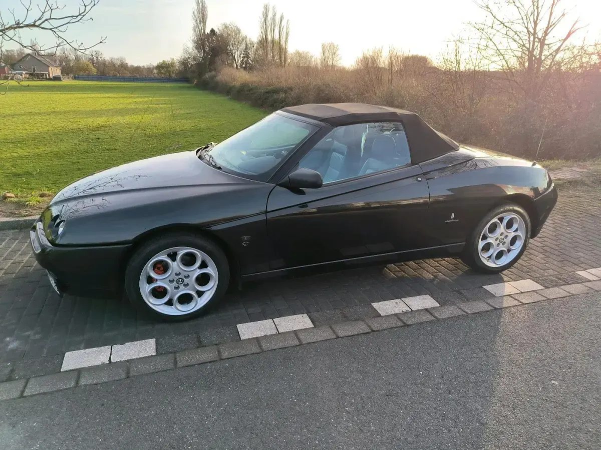Occasion Alfa Romeo Spider 150 ch (110 kW) 2002 Noir Cabriolet