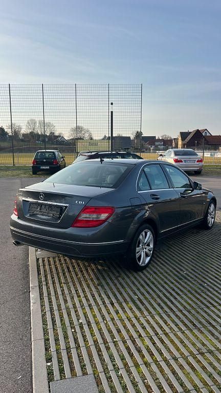 Gebraucht Mercedes C220 170 PS (125 kW) 2009 Grau Limousine