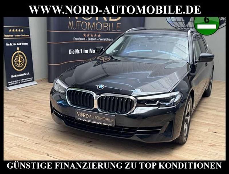 Black sapphire metal (metallic) Gebraucht 2021 BMW 520 Kombi | 24.980 € (Superpreis) - Bild 1/3
