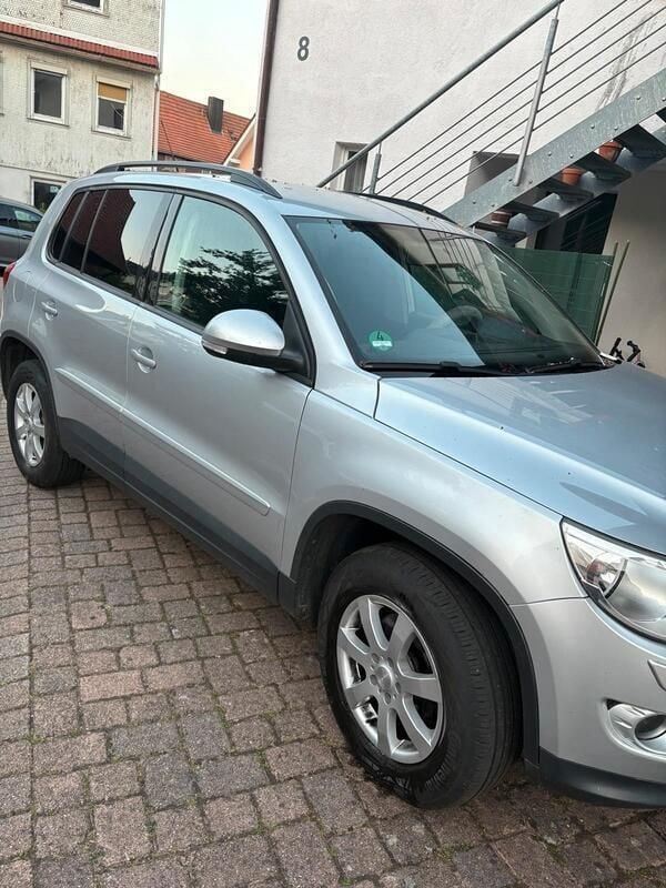 Grau Gebraucht 2008 VW Tiguan Sportline SUV | 5.500 € (Guter Preis) - Bild 1/4