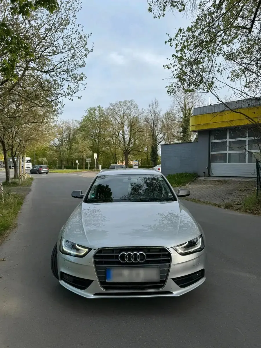 Second-hand Audi A4 143 CP (105 kW) 2012 Argintiu Break