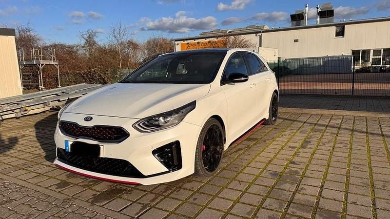 Gebraucht Kia Ceed GT GT 204 PS (150 kW) 2019 Weiß Limousine