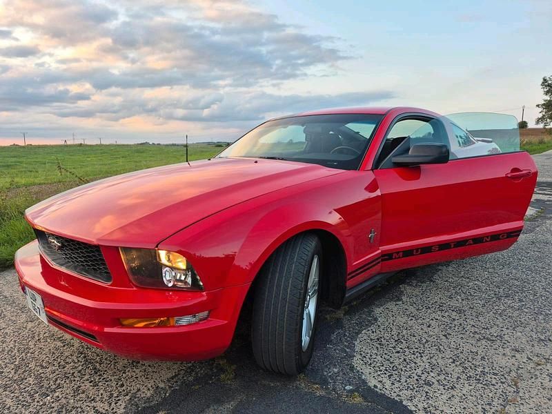 Gebraucht Ford Mustang 214 PS (157 kW) 2007 Rot Coupé