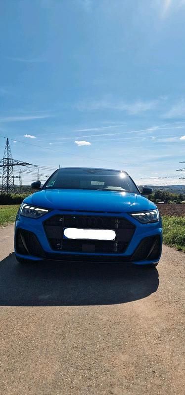 Blau Gebraucht 2019 Audi A1 Sportback S-Line Kleinwagen | 17.500 € (Fairer Preis) - Bild 1/4