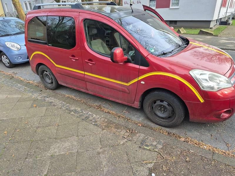 Gebraucht Citroën Berlingo Exclusive 109 PS (80 kW) 2009 Rot Van / Kleinbus