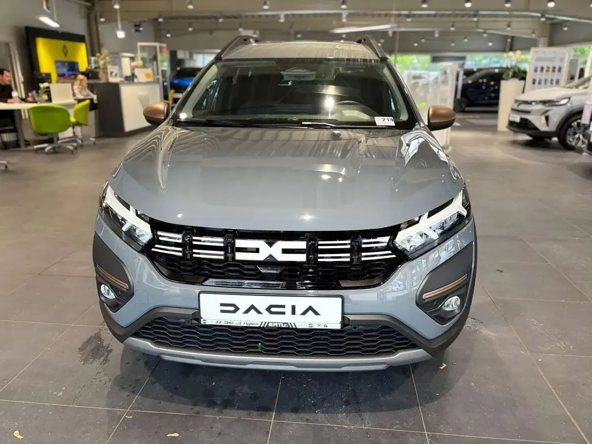 Gebraucht Dacia Jogger Extreme 94 PS (69 kW) 2025 Grau Van / Kleinbus