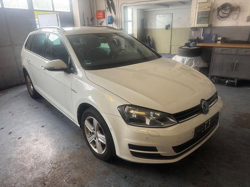 Weiß Gebraucht 2014 VW Golf VII Cup Kombi | 3.800 € (Superpreis) - Bild 1/4