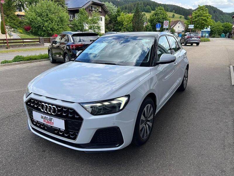Gebraucht Audi A1 Advanced Plus 110 PS (80 kW) 2021 Gletscherweiß metallic (metallic) Kleinwagen