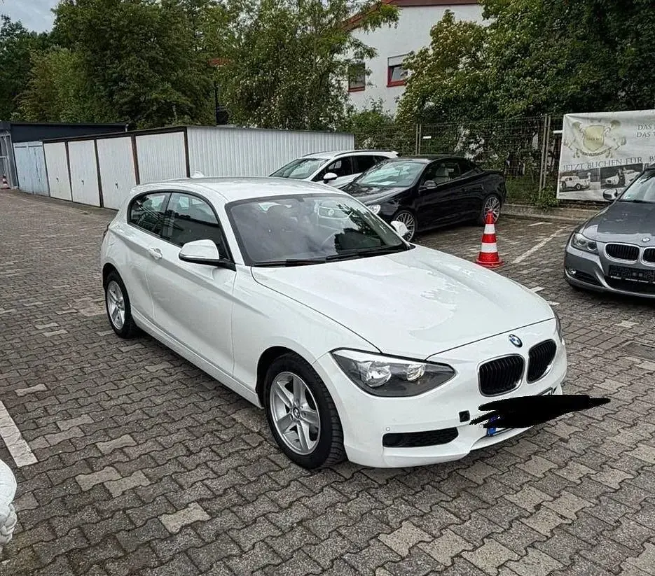 Gebraucht BMW 114 102 PS (75 kW) 2013 Weiß Kleinwagen